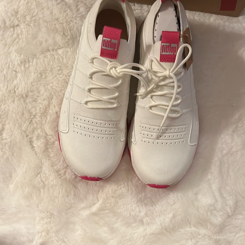NEW FitFlop White sneakers sz 8.5 - Picture 3 of 12